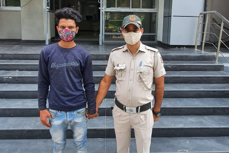 Badarpur police arrested accused in delhi