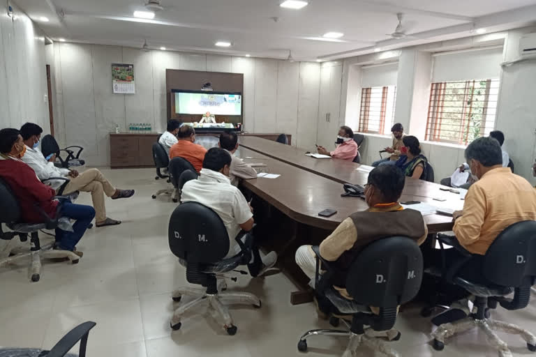 Chief Minister discusses with Masod's sarpanch through video conferencing