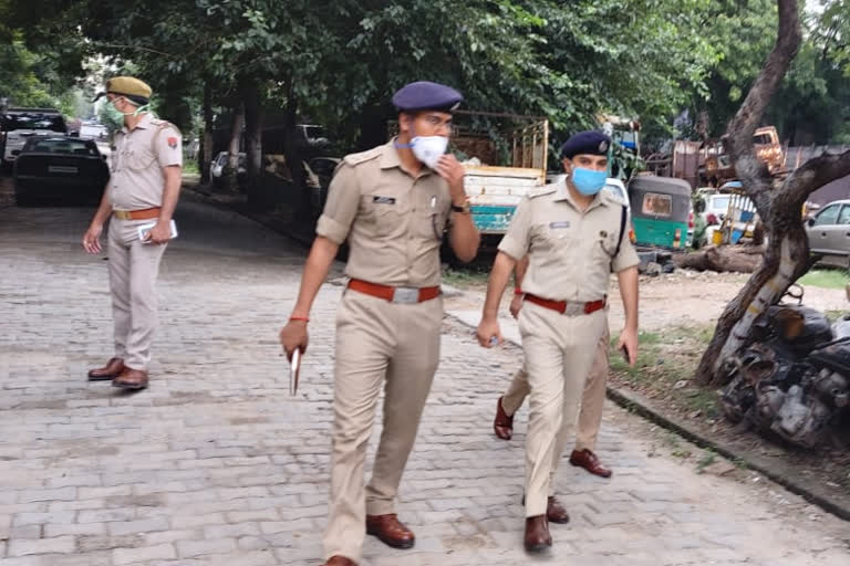 Ghaziabad SSP Kalanithi Naithani inspects Narcotics Cell