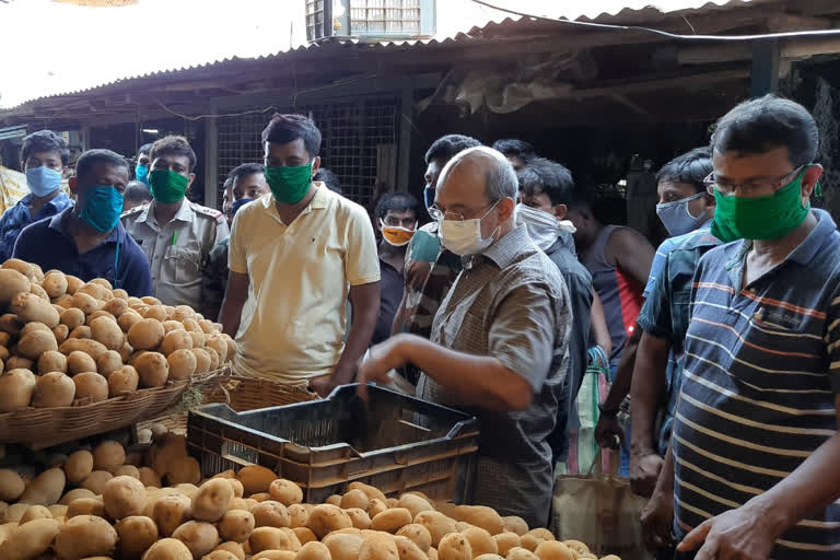 Enforcement raid in Baruipur market