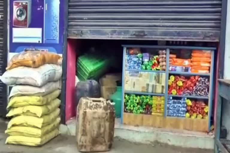 Rs. 25 thousand looted in grocery shop at RK Nagar