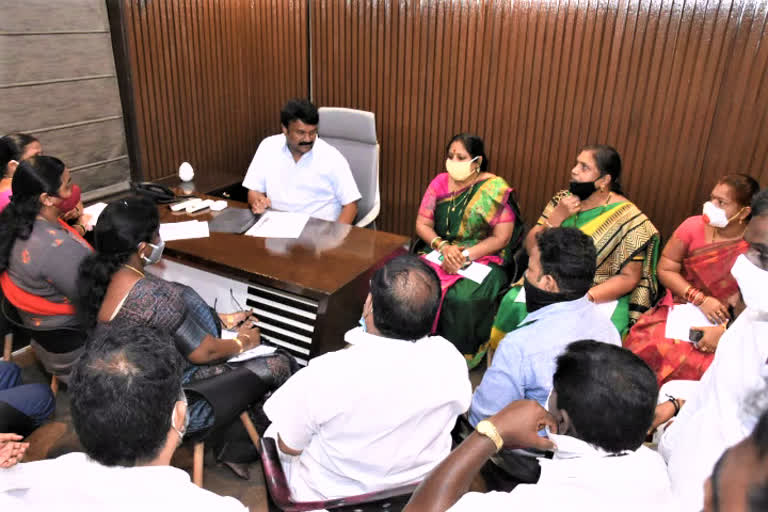 minister-talasani-srinivas-yadav-meeting-with-corporators-at-his-home-in-west-marredpally