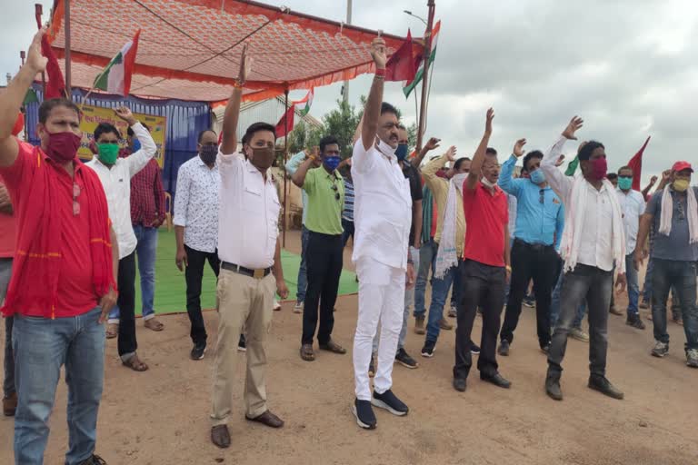 labour-union-protest-against-privatization-of-nmdc-steel-plant-in-jagdalpur