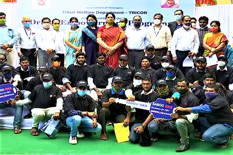 taxi-cars-distributed-by-minister-satyavathi-rathod-in-tricor-program-at-hyderabad