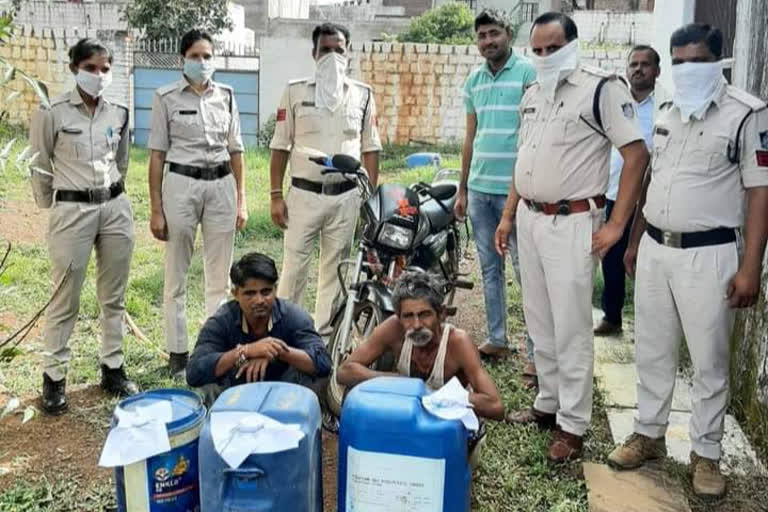 Father and son arrested for transporting illegal liquor in shivpuri