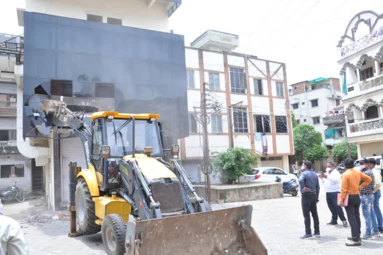 कुख्यात डॉन संतोष आंबेकरचा दुसरा बंगला