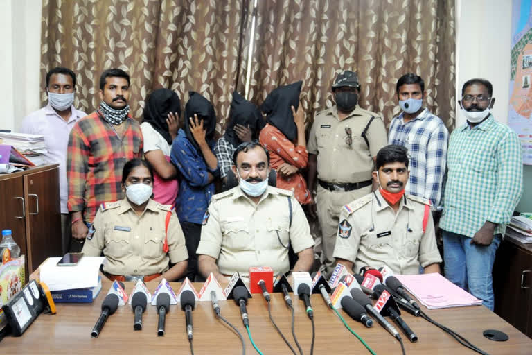 Four persons were arrested for kidnapping