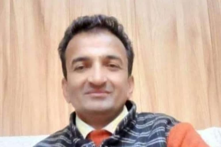 Bhagat Ram Sharma clerk of Drabil school dies in IGMC