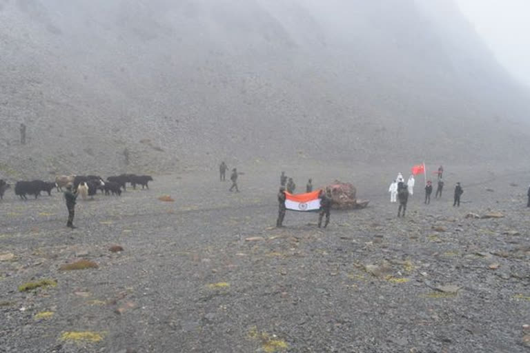 Indian Army  PLA troops fired in air  ന്യൂഡൽഹി  ഇന്ത്യ ചൈന സംഘർഷം  നിയന്ത്രണ രേഖ  പാംഗോങ് തടാകം