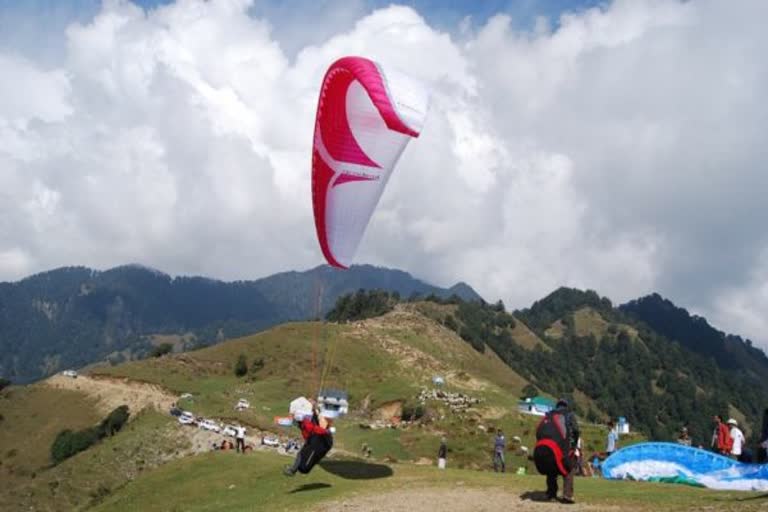 Himachal to have paragliding centre,  paragliding centre in Bir-Billing, ବିର୍-ବିଲିଂରେ ହେବ ପାରାଗ୍ଲାଇଡିଂ କେନ୍ଦ୍ର, ଧୌଲାଧର ରେଞ୍ଜ, ମୁଖ୍ୟମନ୍ତ୍ରୀ ଜୟ ରାମ ଠାକୁର