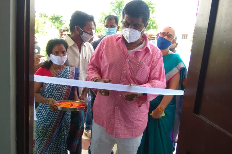 Minister Muttamsetti Srinivasa Rao