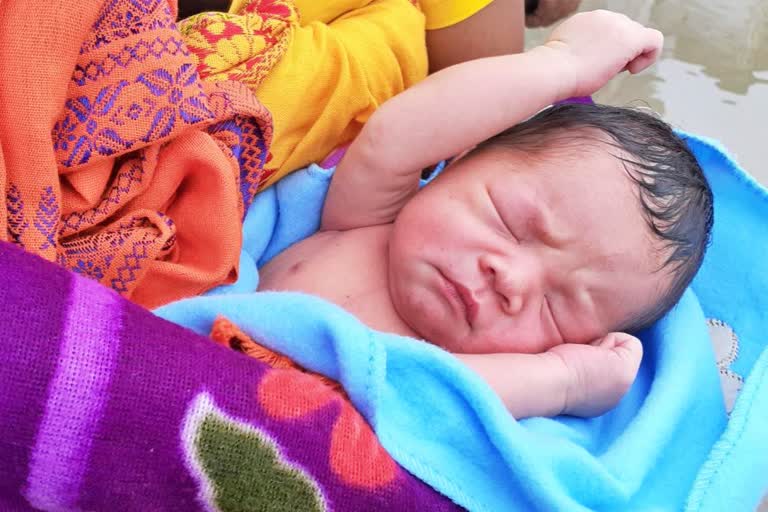 Covid 19 positive lady gave birth a child in baksa assam etv bharat news