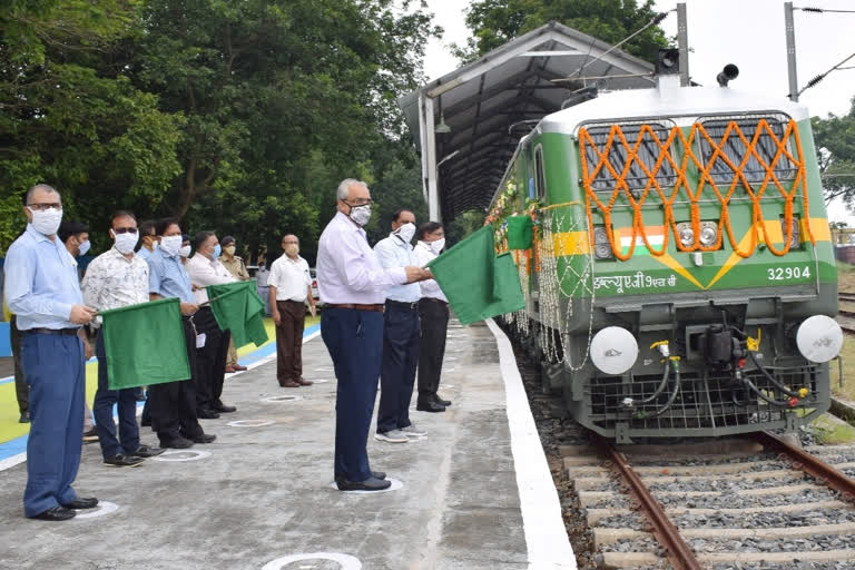 CLW ने राष्ट्र को समर्पित किया 100वॉ विद्युत रेल इंजन