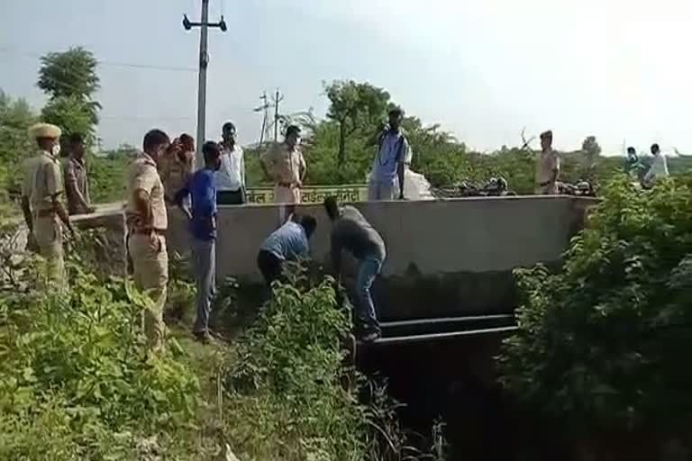 man dead body found on the canal pipe