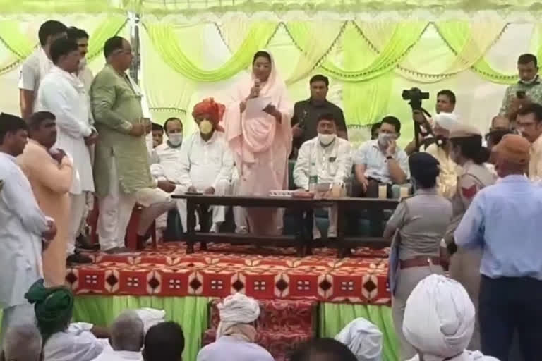 jjp mla naina chautala in bus stand bhumi pujan program in dadri