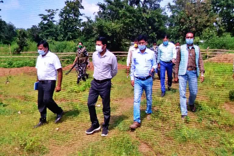 dc-of-palamu-inspects-naxalite-affected-ramgarh-block