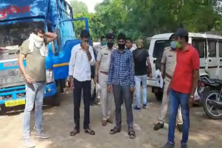 Two drug smugglers arrested with opium in fatehabad