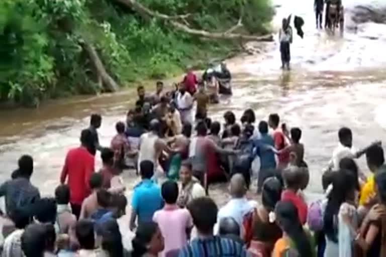 Forest officials warns public went for temple inside forest without permission