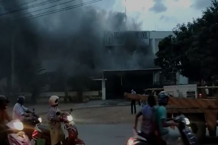 Telangana: Minor fire at Secunderabad school  no injuries reported  ire at Secunderabad school  no injuries  സ്‌കൂളിൽ തീപിടുത്തം  തീ അണച്ചു  ആളപായം ഇല്ല