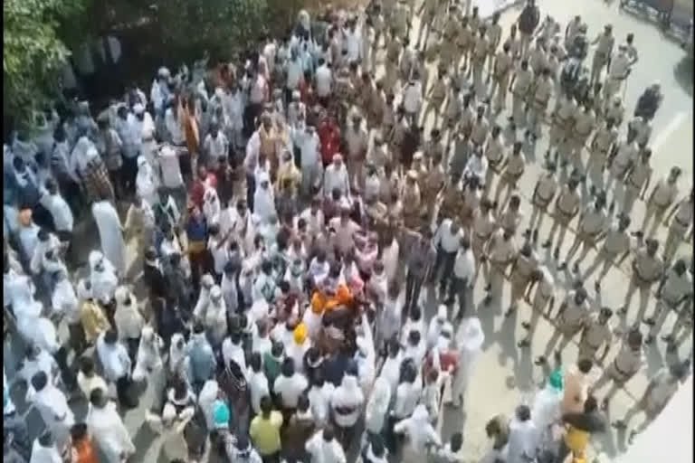 Farmers protest against farm ordinance in Haryana