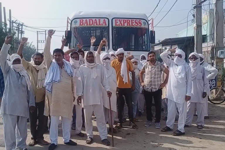 narnaund police stopped farmers going to peepli for rally