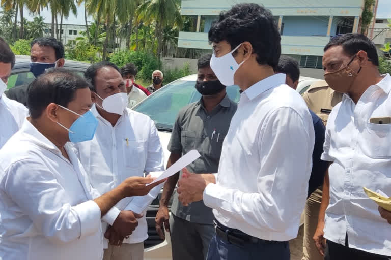 minister pineipe vishwa rup visit amalapuram medical college construction