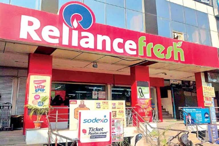 Reliance said to offer 40% stake in retail unit to Amazon for USD 20 bn