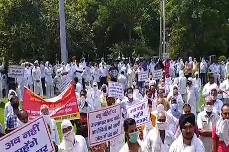 protest to arrest accused in karnal gangrape case