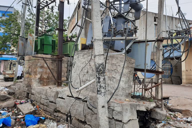 Power converter wall collapse:  public's urge to repair it immediately