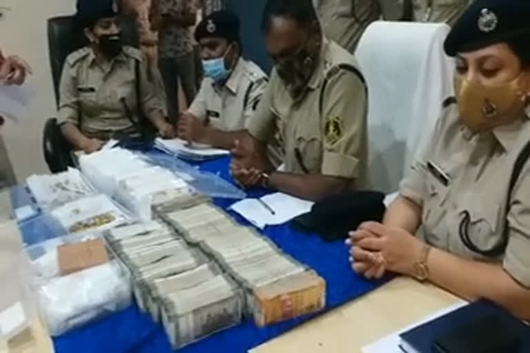 Millions of gold and more than 32 lakh cash recovered