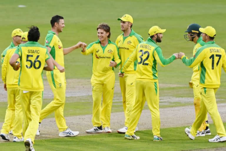 eng vs aus odi series : Australia go 1-0 up in the 3-match series with a 19-run victory at Old Trafford