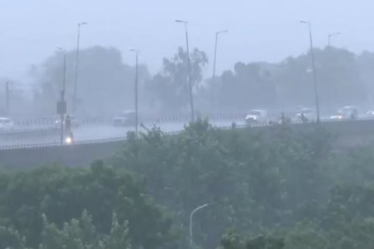 heavy rain in the state  കനത്ത മഴയ്ക്ക് സാധ്യത  rain updates  തിരുവനന്തപുരം