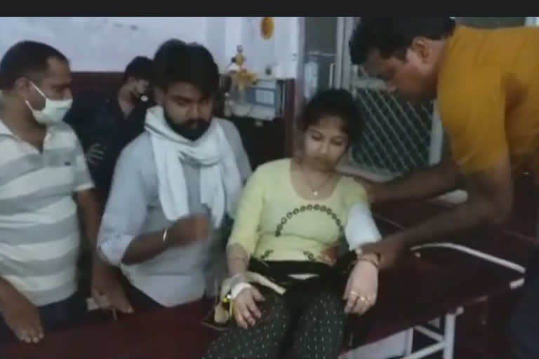 Injured girl in hospital