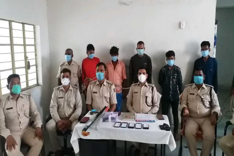 5 criminal arrested in hazaribag, crime news of hazaribag, news of hazaribag police, हजारीबाग में 5 अपराधी गिरफ्तार, हजारीबाग में अपराध की खबरें, हजारीबाग पुलिस की खबरें