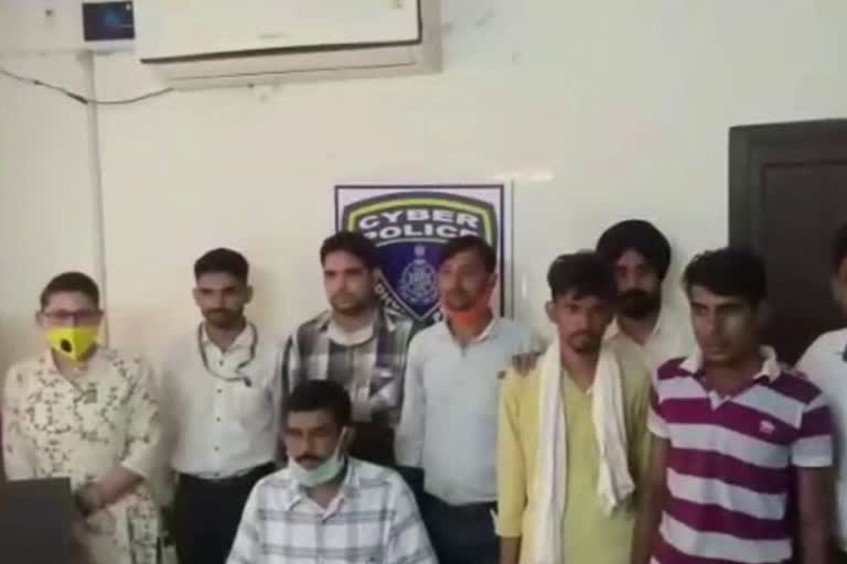 two-accused-arrested-who-helped-thugs-by-giving-fake-sim-arrested-from-guna