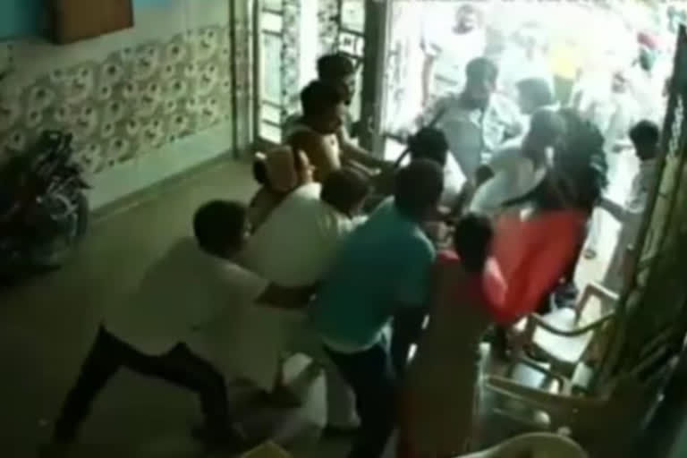 cctv footage of two groups fighting came out from sahibabad in ghaziabad