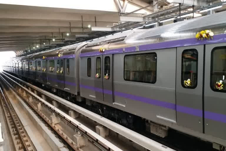 Kolkata Metro  Kolkata Metro resumes services  NEET special trains  NEET exam  പശ്ചിമ ബംഗാൾ  കൊൽക്കത്ത  നീറ്റ് പരീക്ഷ  കൊൽക്കത്തയിൽ മെട്രോ സർവീസ് പുനരാരംഭിച്ചു  മെട്രോ സർവീസ് പുനരാരംഭിച്ചു  മെട്രോ സർവീസ്