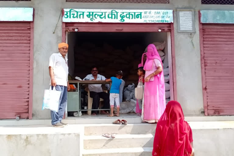 मशीन खराब होने से गेहूं का वितरण बंद, Distribution of wheat stopped due to machine failure