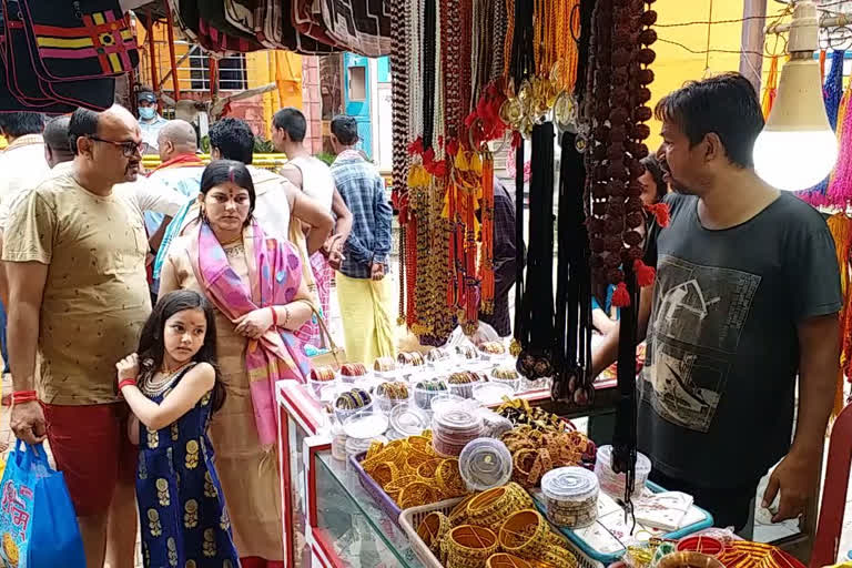 shopkeepers are unhappy near baba temple in deoghar, बाबा मंदिर के आसपास के दुकानदारों में उदासी