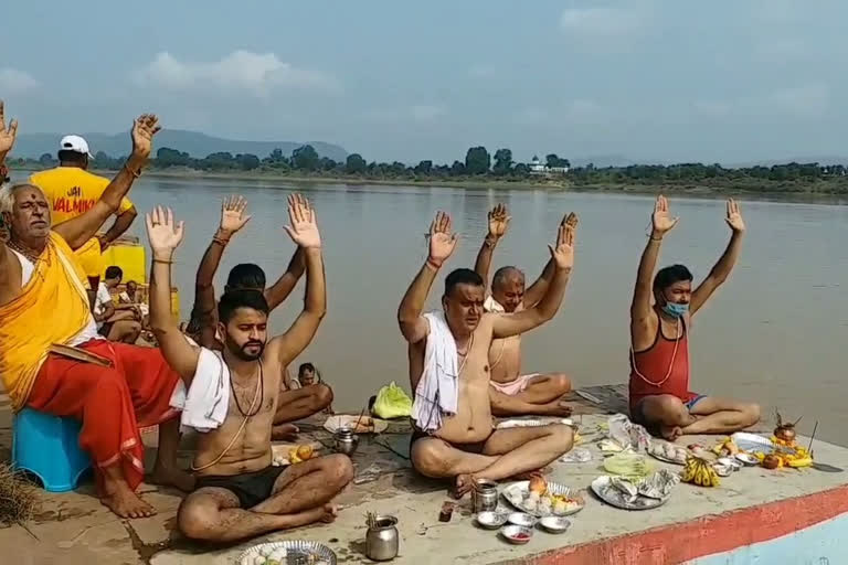 The death of those who died of Corona virus at Narmada Ghat