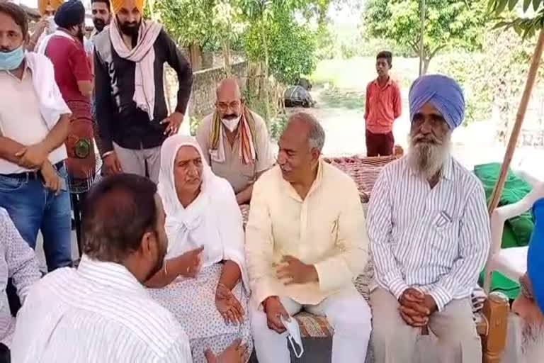 martyr-angrej-singh-family