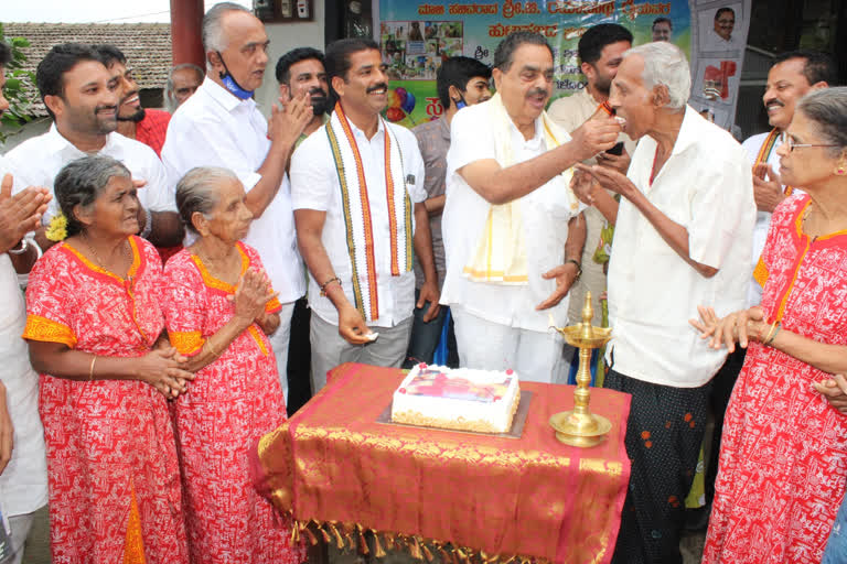 ramanath rai birthday celebration in orphanage