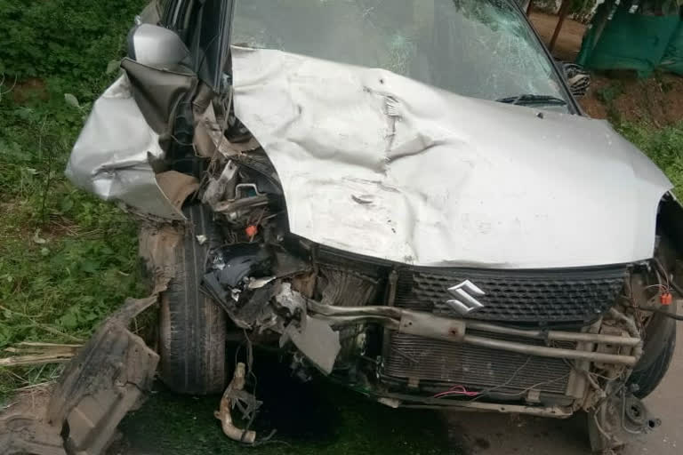 couple died due to  Road accident in ramnagar