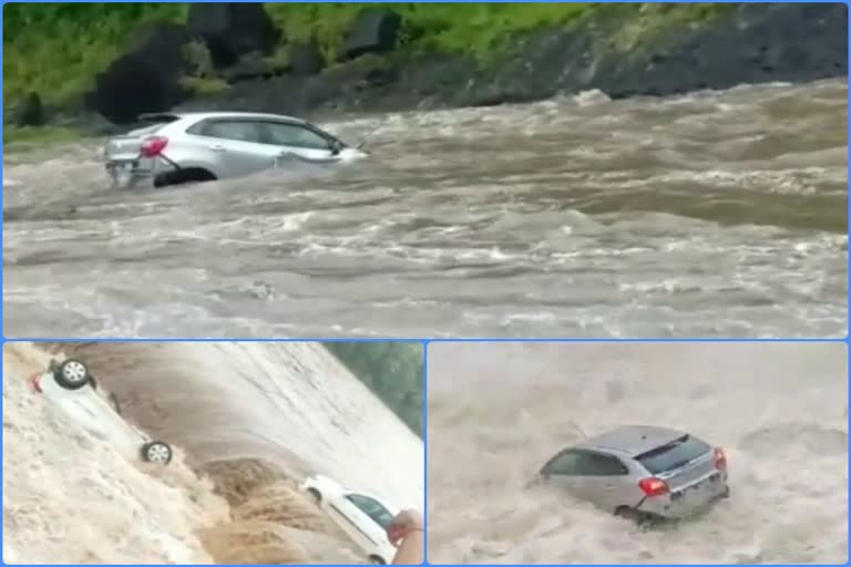 jogi bhadak waterfall car washed away