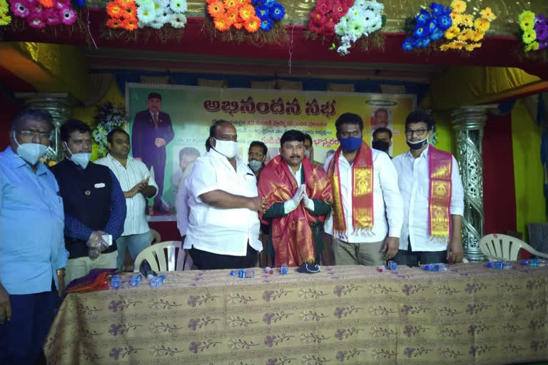 MLA Maddali Giridhar felicitated the vasavi club administrators