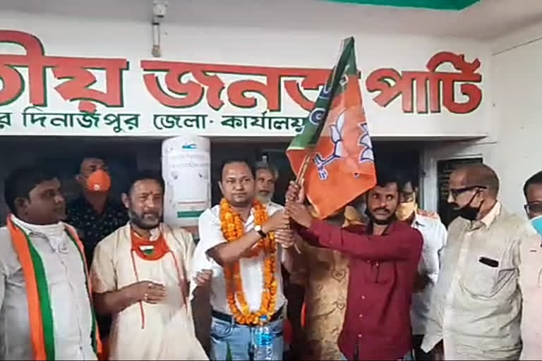 Near about 50 tmc worker joined bjp in raiganj , north dinajpur