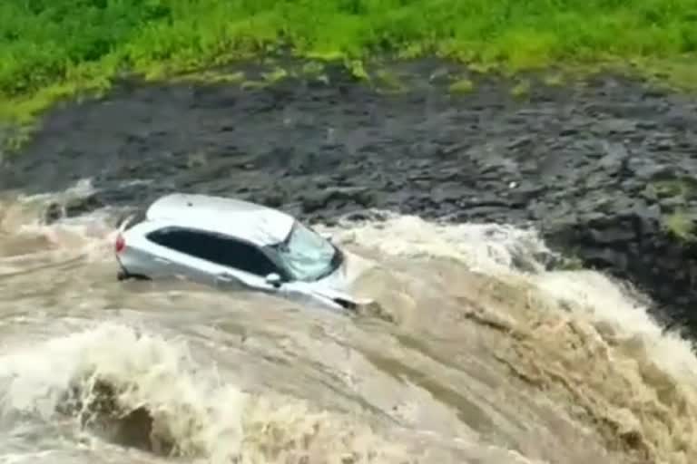 Watch: Cars swept away in rain-fed river in Madhya Pradesh