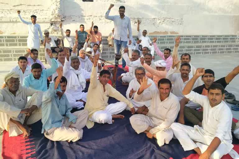 bhiwani:farmers of hassan village warn government to protest in front of dc office