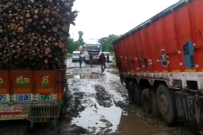 traffic jam at andhra odisa border