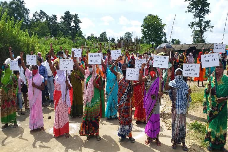 displaced-protested-against-gail-company-in-bokaro